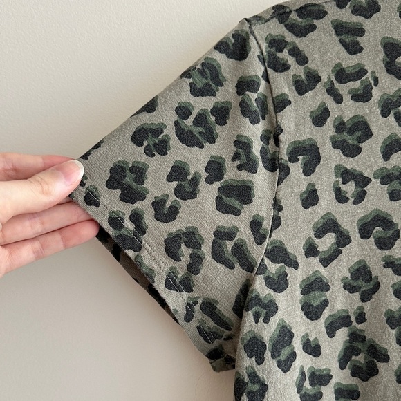 Lucky Brand Green Cheetah Print Short Sleeve T-Shirt, Size Medium - Picture 6 of 16